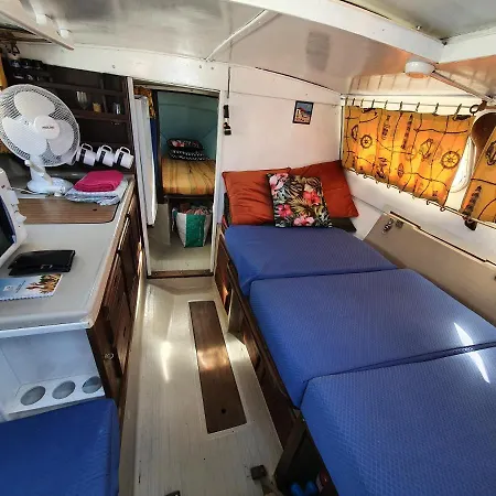 船上ホテル La Rochelle Voilier A Quai Centre Vieux Port ラ・ロシェル